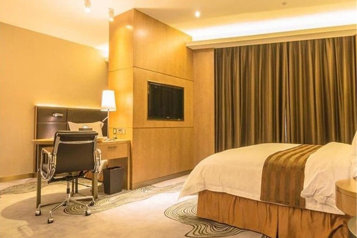 Room 16 of 42