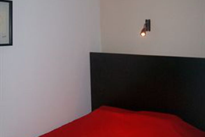 Room 10 of 22