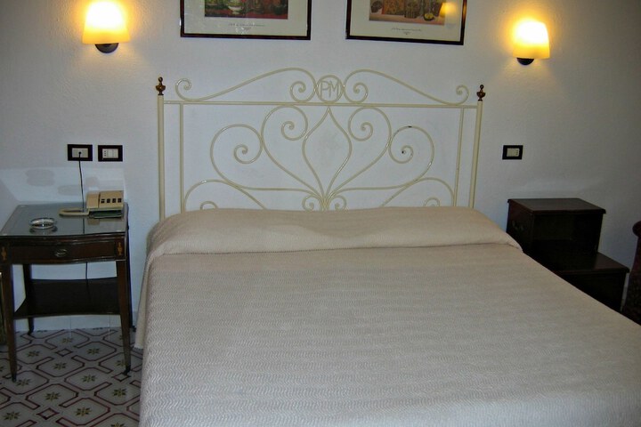 Room 10 of 91