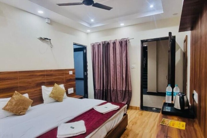 Room 5 of 26