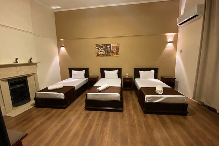 Room 32 of 63