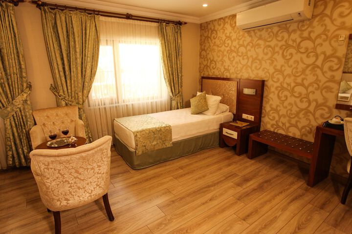 Room 66 of 158
