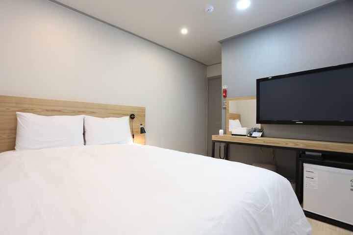 Room 19 of 35