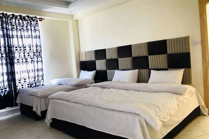 Room 15 of 34