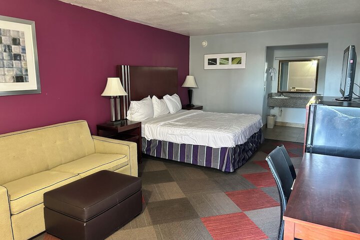 Room 7 of 11