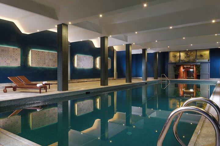 Pool Hotel