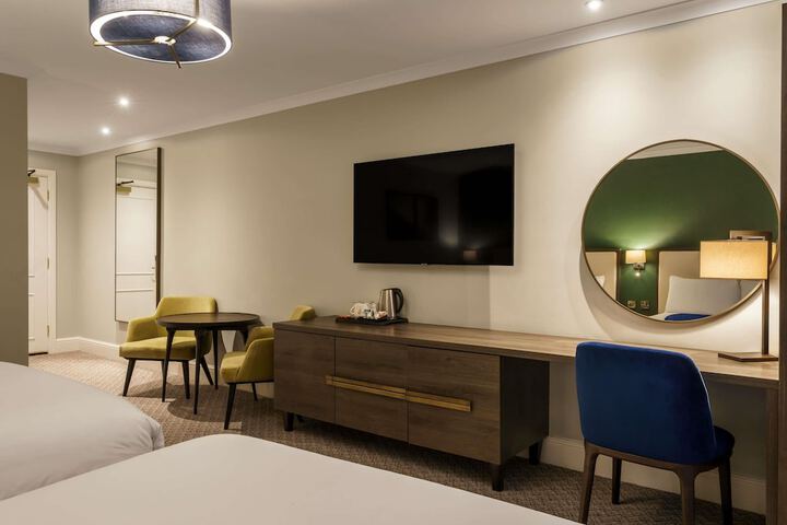 Room 18 of 155