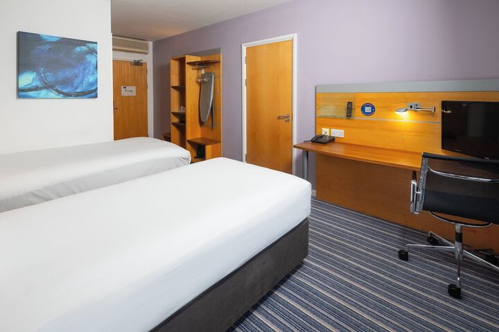 Room 27 of 58