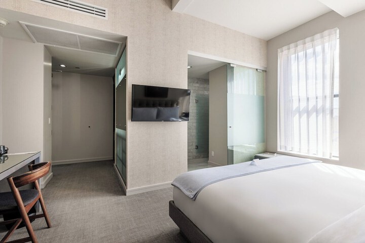 Room 58 of 124