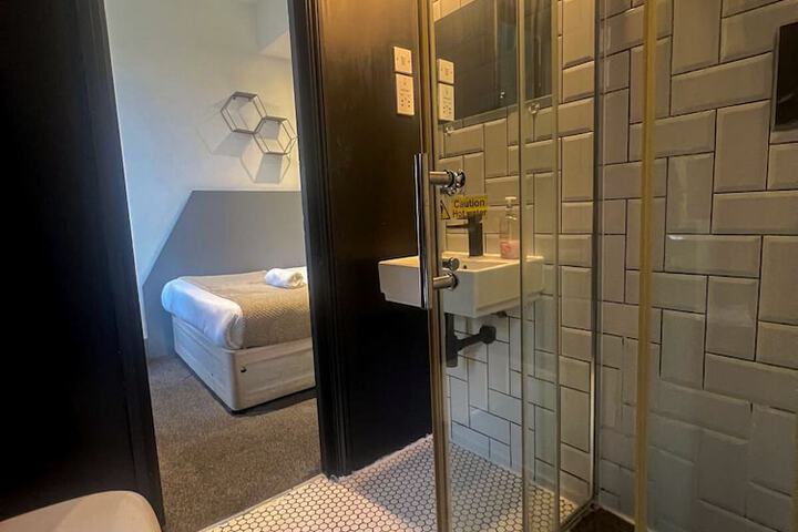 Room 72 of 85