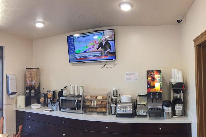 Breakfast/Coffee Service 16 of 23