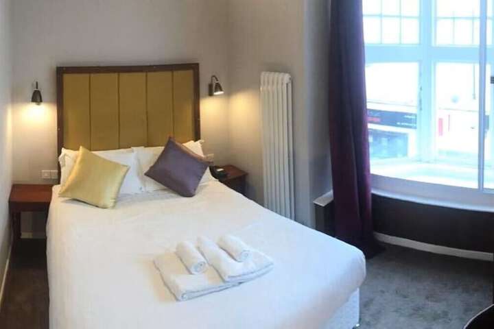 Room 7 of 24