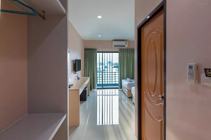 Room 6 of 40