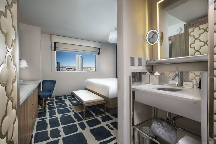 Room 52 of 107