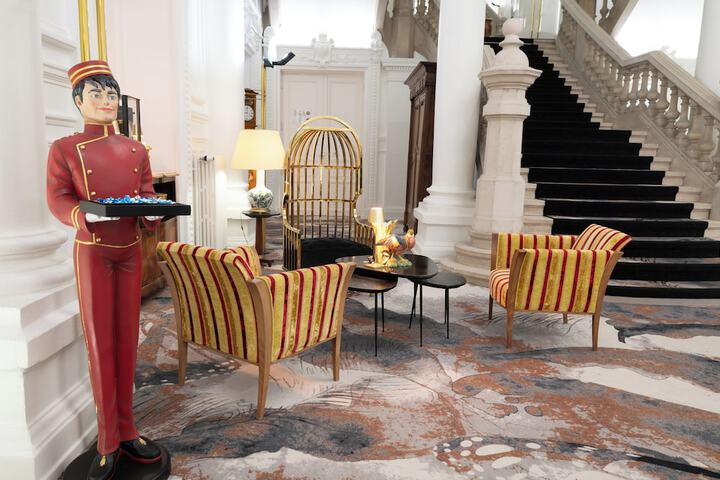 Entrance & Lobby