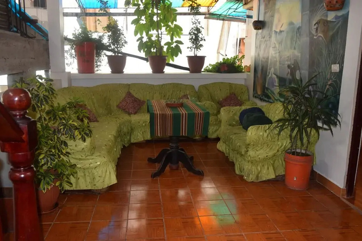 Room 6 of 9