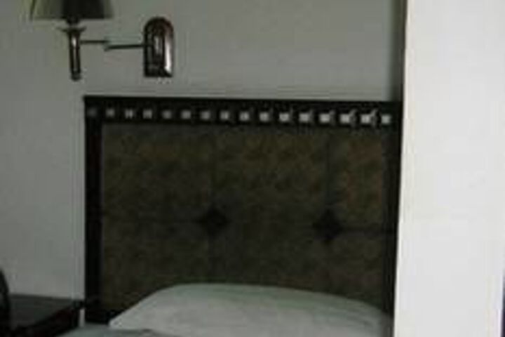 Room 2 of 59