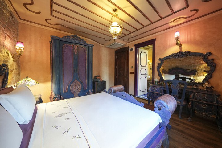 Room 37 of 171