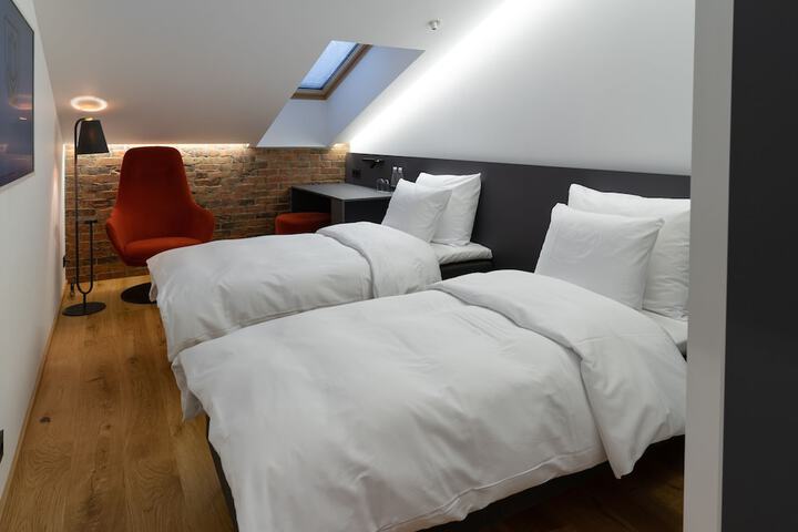 Room 11 of 47