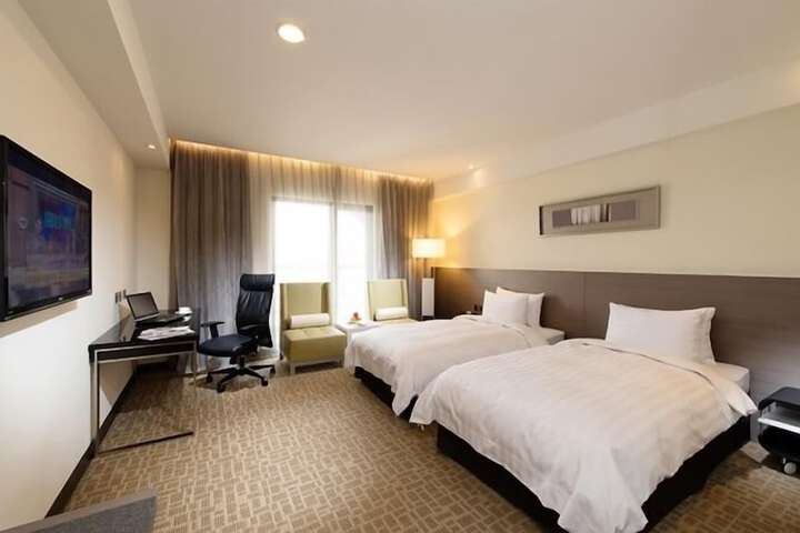 Room 16 of 44