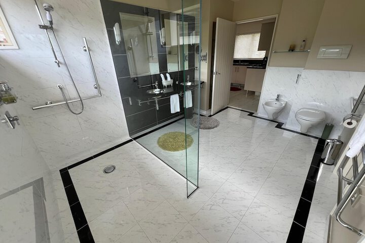 Room 10 of 52