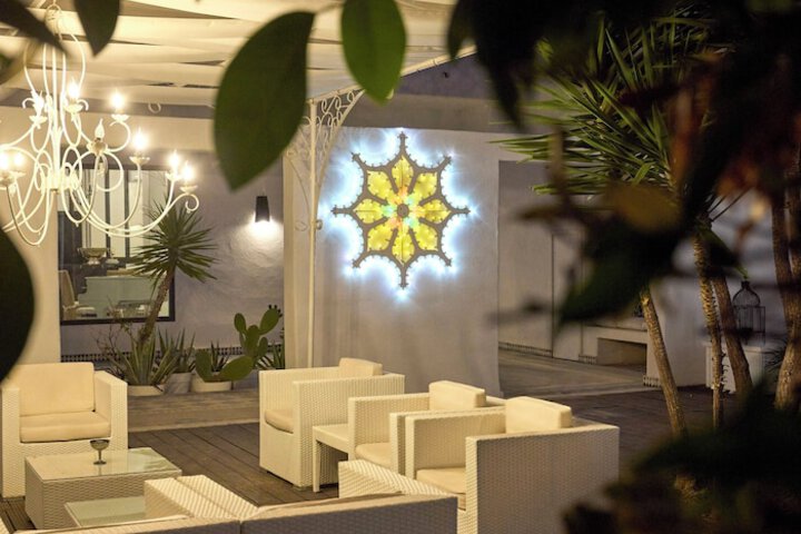 Lounge 45 of 66