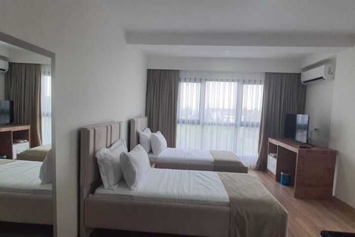 Room 8 of 23