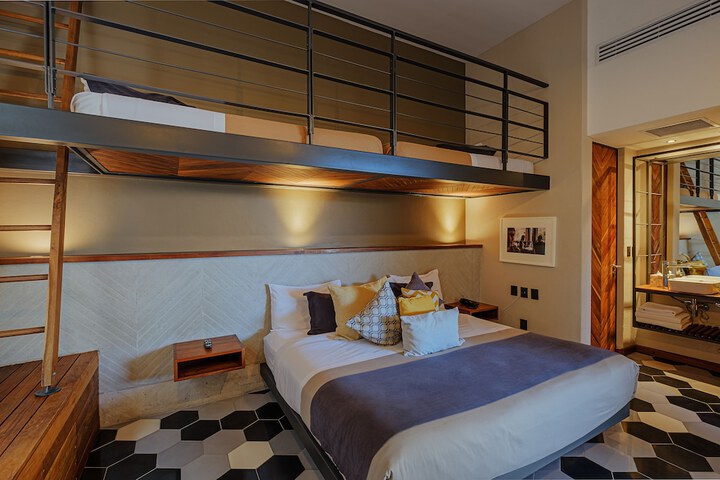 Room 19 of 51