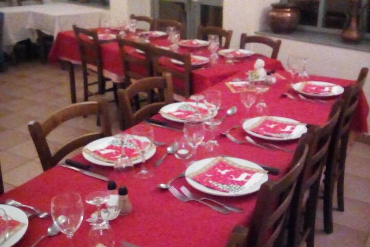 Dining 34 of 53