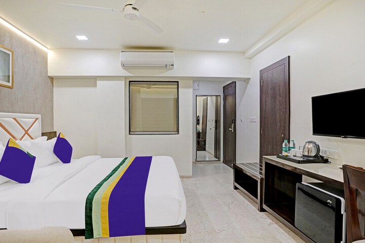 Room 34 of 53