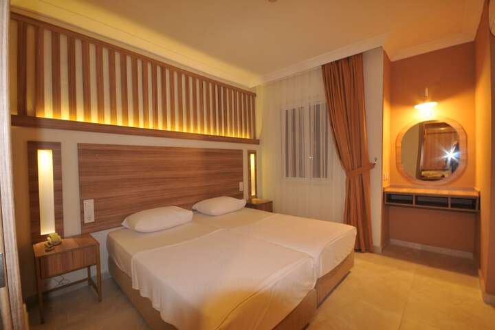 Room 5 of 41