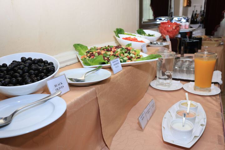 Dining 84 of 101