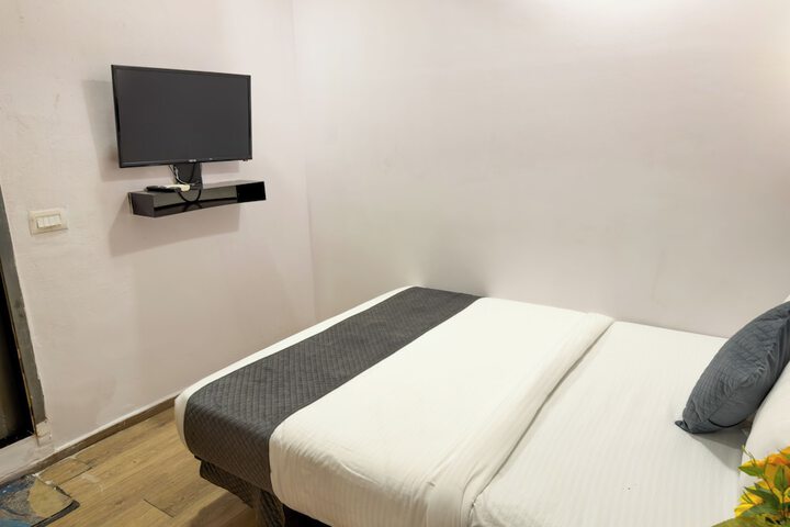Room 4 of 39