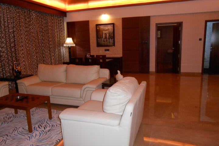 Room 9 of 42