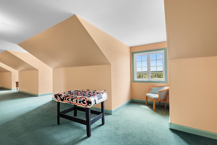 Ballroom/Hall 51 of 78