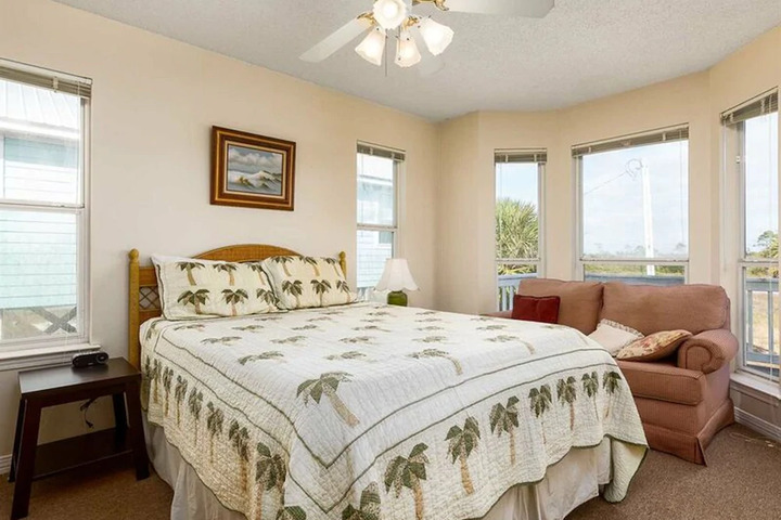 Room 4 of 7