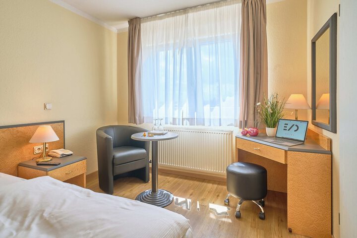 Room 5 of 38
