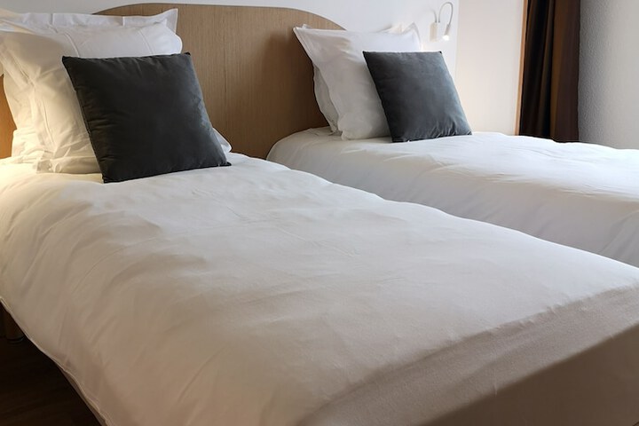 Room 7 of 80