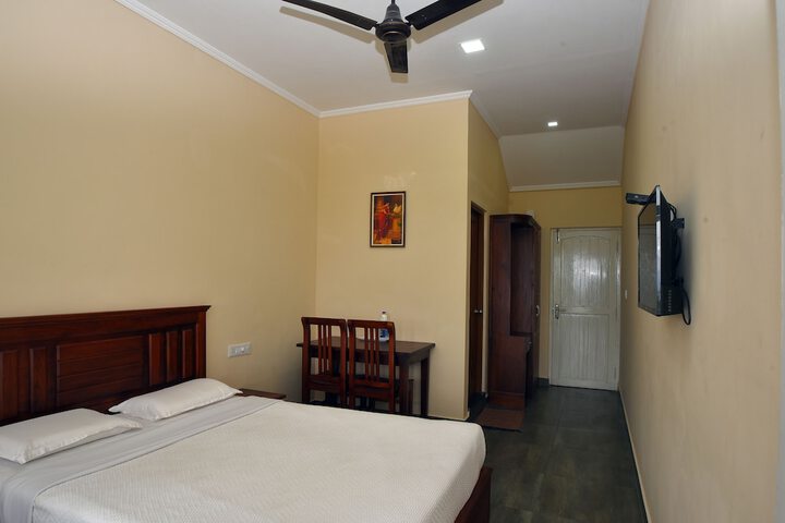 Room 12 of 38