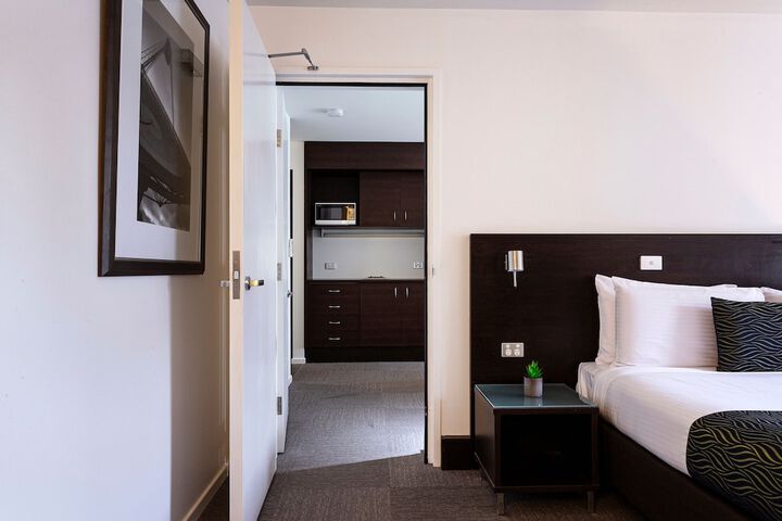 Room 27 of 69