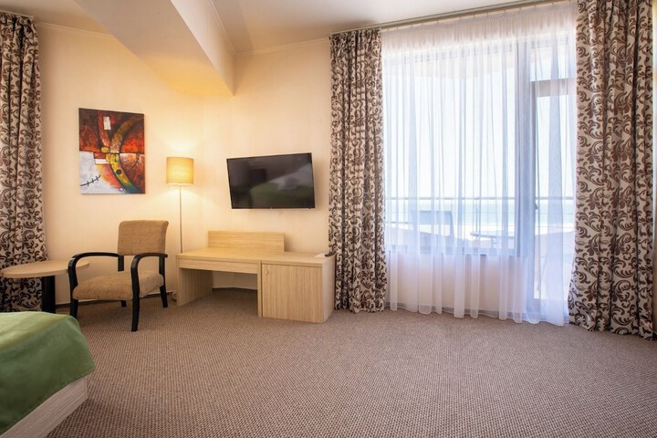 Room 32 of 54