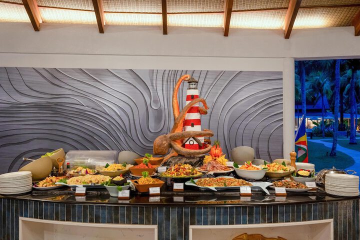 Dining 76 of 140