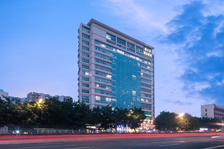 Hotel 67 of 70