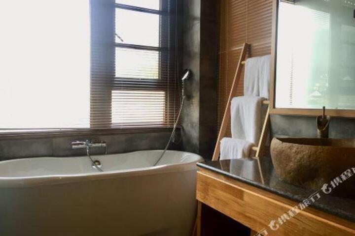 Pu Zhu Er Yin Chan Yi spa resort hotel