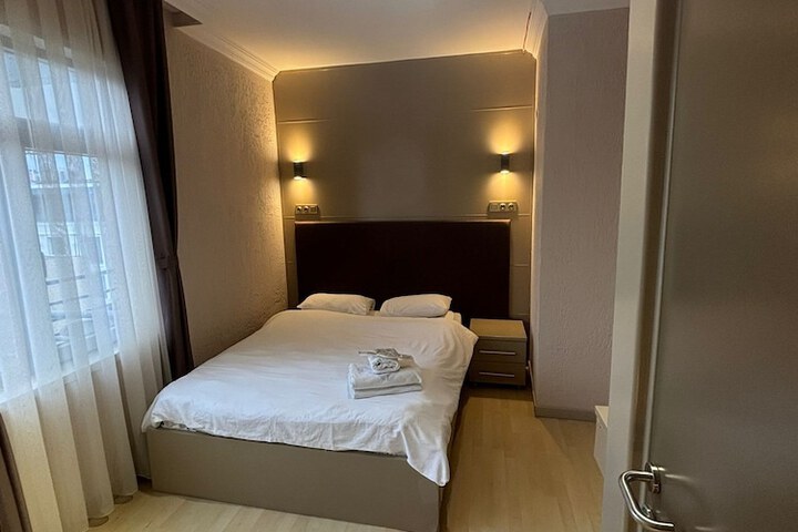 Room 6 of 29