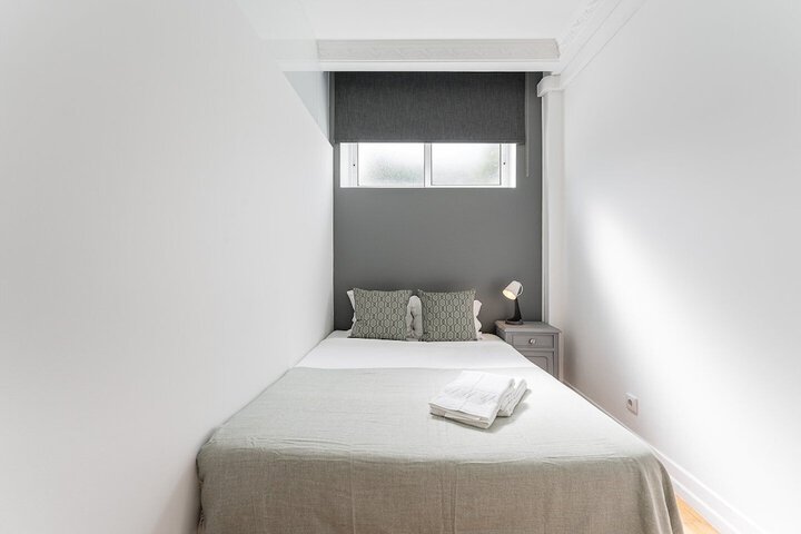 Room 4 of 72