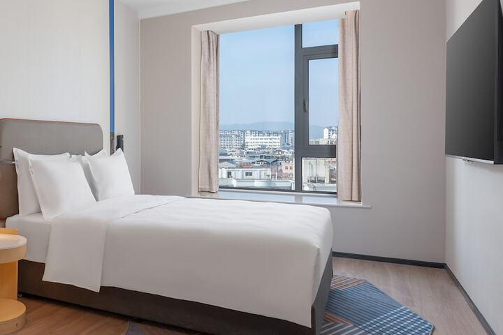 Room 21 of 40