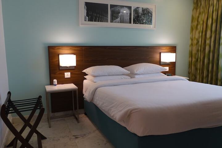 Room 6 of 59