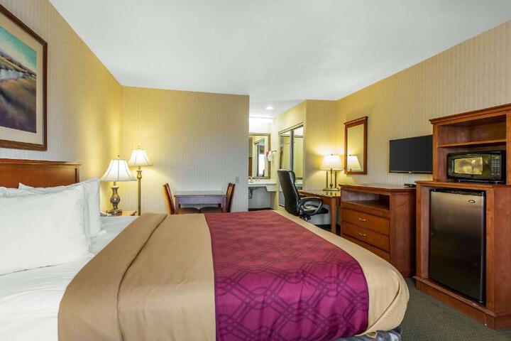 2 Double Beds (3 of 6)