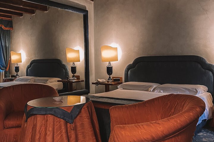 Room 8 of 68